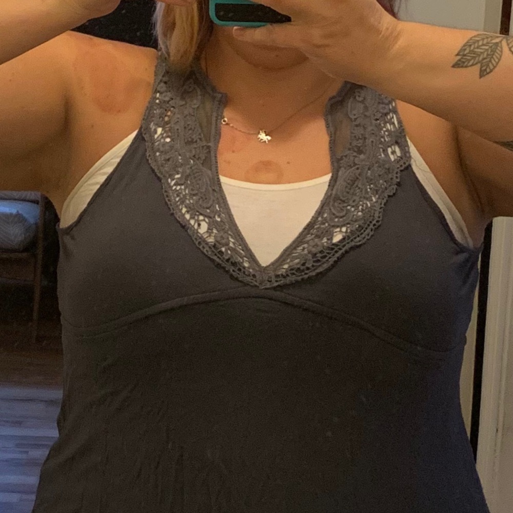 Flowy Tank - Picture 2 of 5
